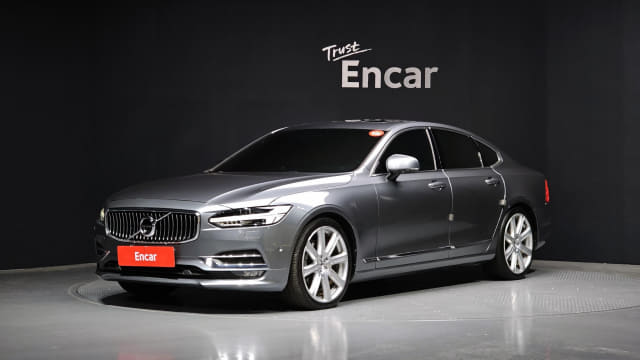 2018 VOLVO S90