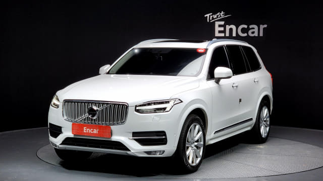 2017 VOLVO XC90