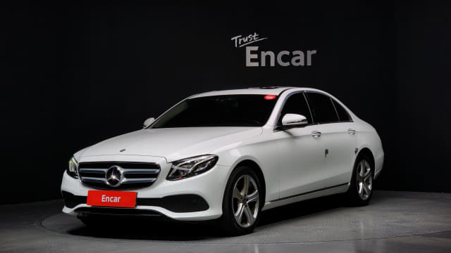 2017 MERCEDES-BENZ E-Class