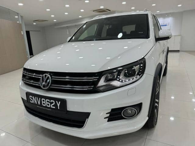 2016 VOLKSWAGEN Tiguan