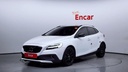 2018 VOLVO V40