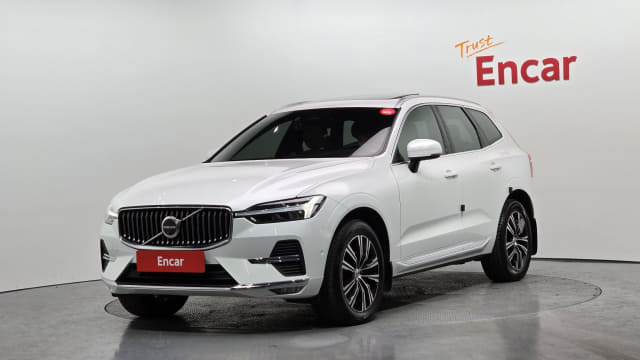 2022 VOLVO XC60