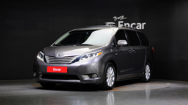 2017 TOYOTA Sienna