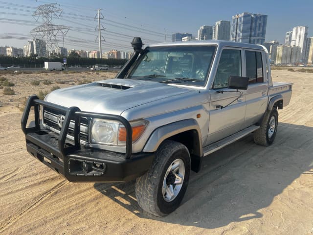 2017 TOYOTA Land Cruiser