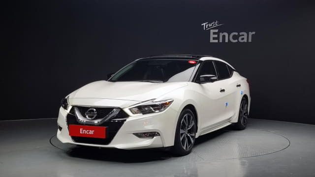 2017 NISSAN Maxima