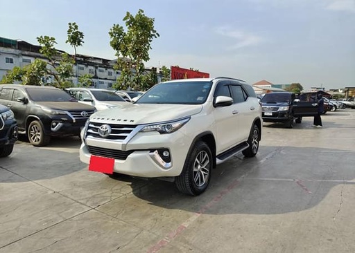 2018 TOYOTA Fortuner