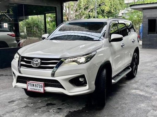 2018 TOYOTA Fortuner