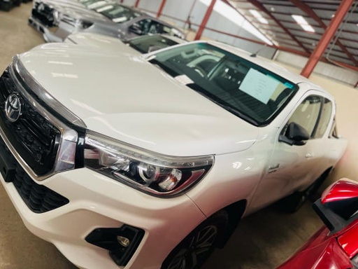 2016 TOYOTA Hilux