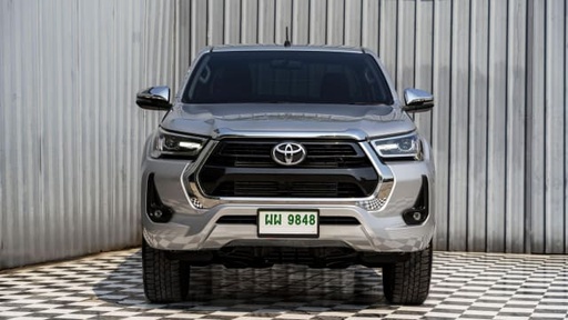 2024 TOYOTA Hilux