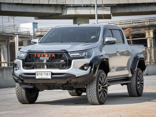 2020 TOYOTA Hilux
