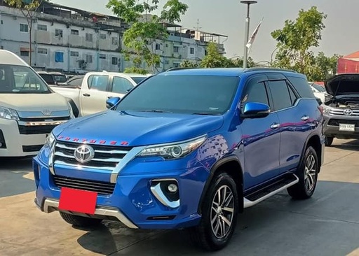 2017 TOYOTA Fortuner