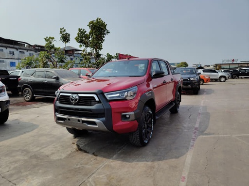 2025 TOYOTA Hilux, 