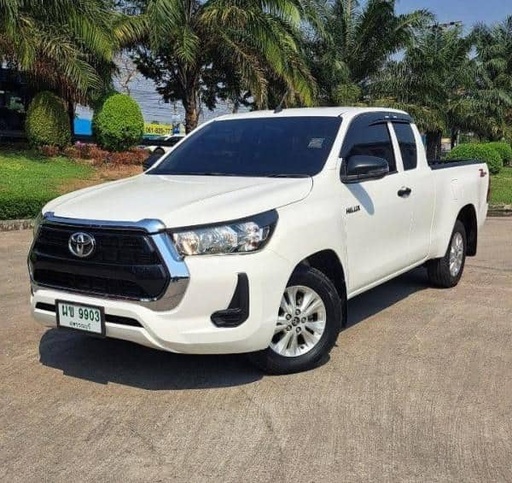 2023 TOYOTA Hilux