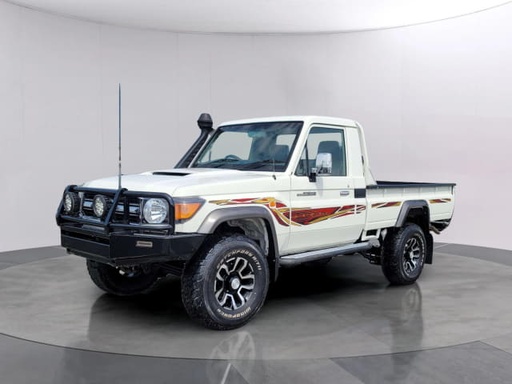 2016 TOYOTA Land Cruiser