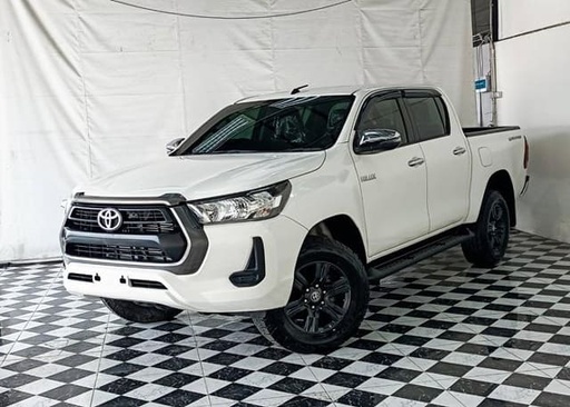2020 TOYOTA Hilux