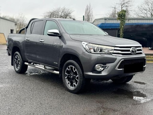 2017 TOYOTA Hilux