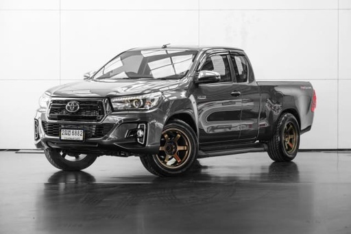 2020 TOYOTA Hilux