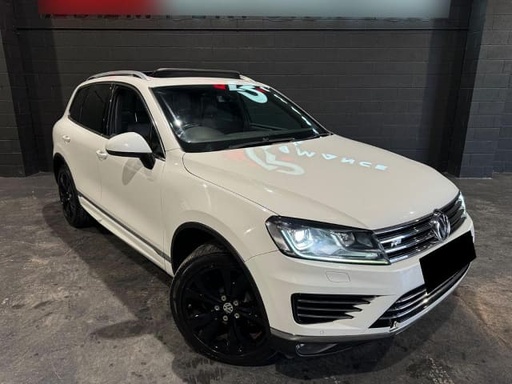 2016 VOLKSWAGEN Touareg
