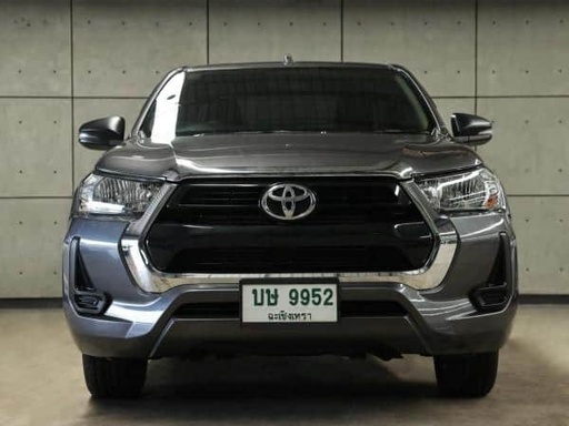 2023 TOYOTA Hilux