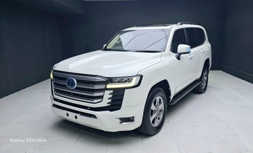 2022 TOYOTA Land Cruiser