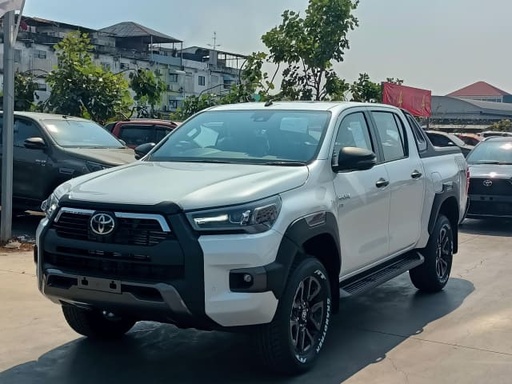2025 TOYOTA Hilux