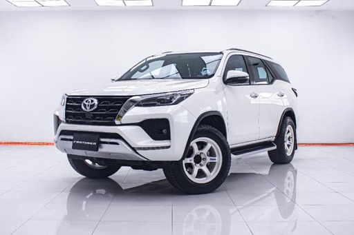 2020 TOYOTA Fortuner