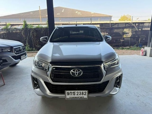 2019 TOYOTA Hilux
