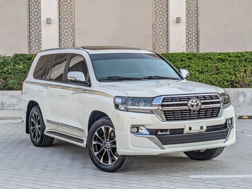 2018 TOYOTA Land Cruiser