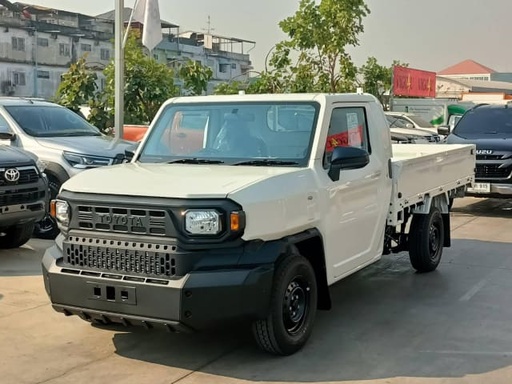 2025 TOYOTA Hilux