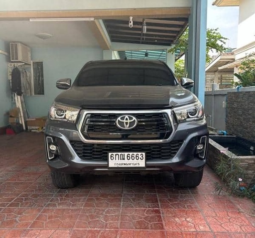 2019 TOYOTA Hilux