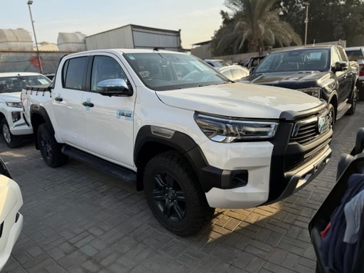 2024 TOYOTA Hilux