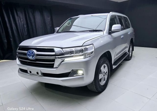 2018 TOYOTA Land Cruiser