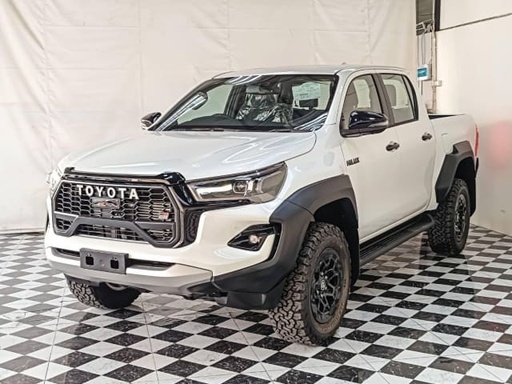 2025 TOYOTA Hilux