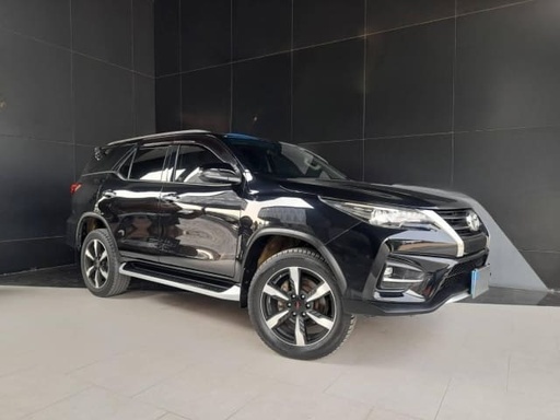 2018 TOYOTA Fortuner