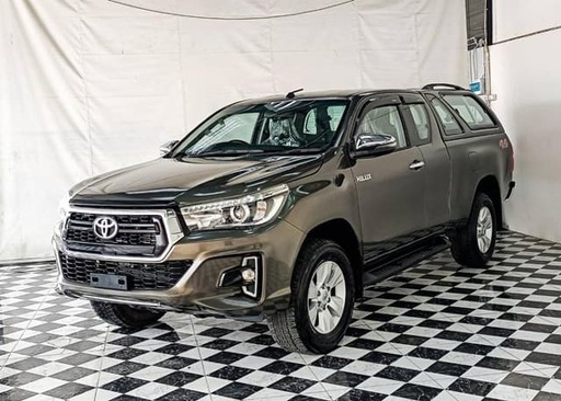 2019 TOYOTA Hilux