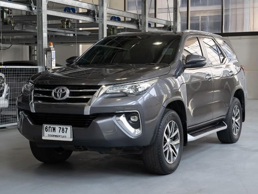 2018 TOYOTA Fortuner