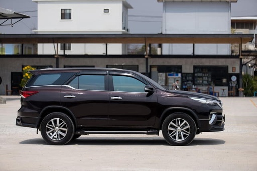 2016 TOYOTA Fortuner