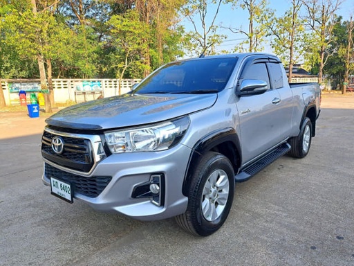 2019 TOYOTA Hilux