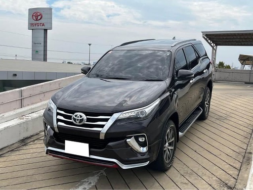 2019 TOYOTA Fortuner
