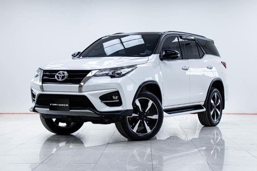 2020 TOYOTA Fortuner