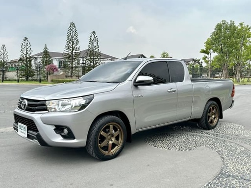 2018 TOYOTA Hilux