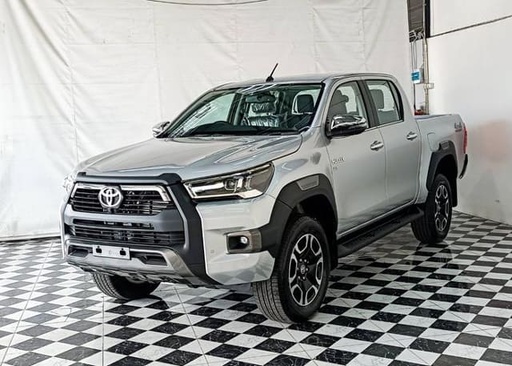2025 TOYOTA Hilux