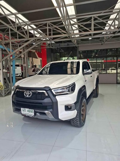 2024 TOYOTA Hilux