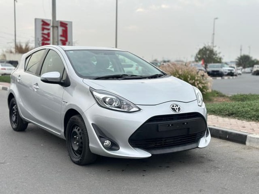 2019 TOYOTA Prius C