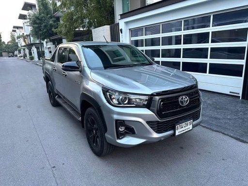 2019 TOYOTA Hilux