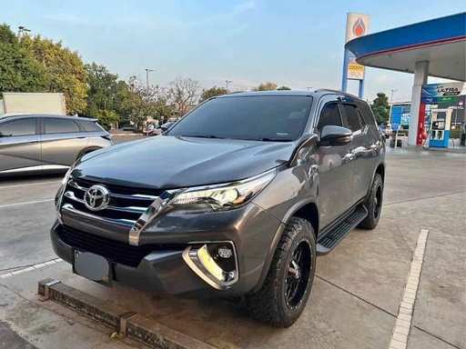 2018 TOYOTA Fortuner