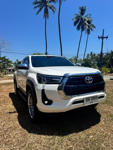 2022 TOYOTA Hilux, 