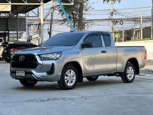 2022 TOYOTA Hilux, 