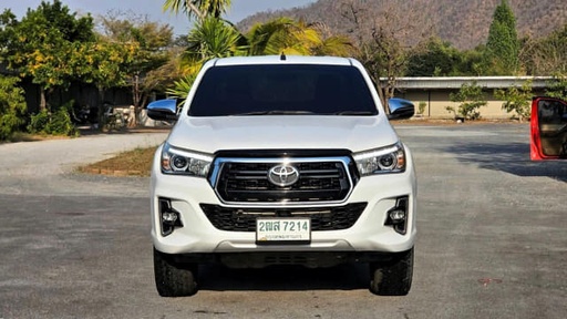2020 TOYOTA Hilux