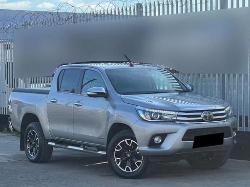 2017 TOYOTA Hilux
